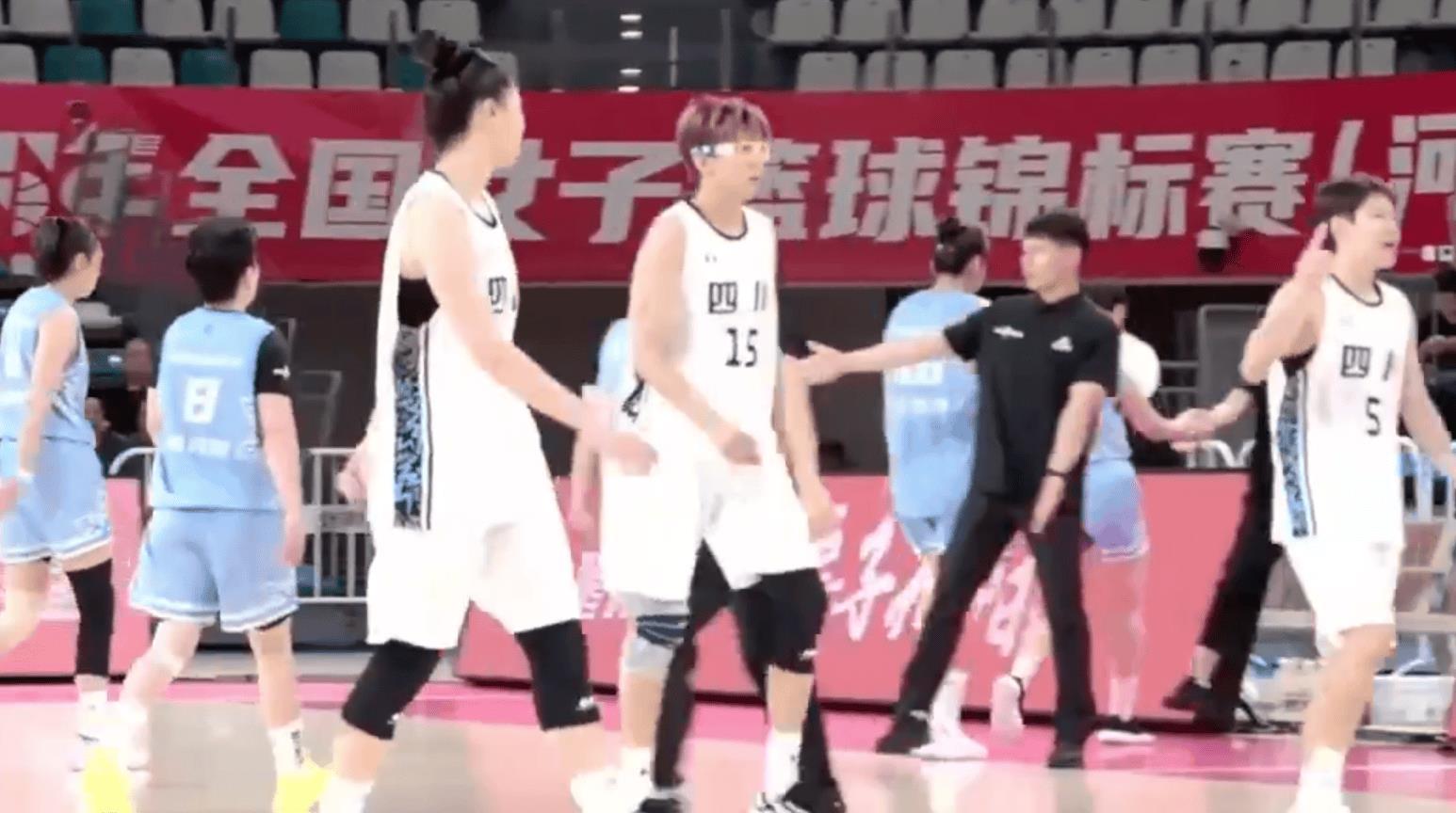 队迎来了第