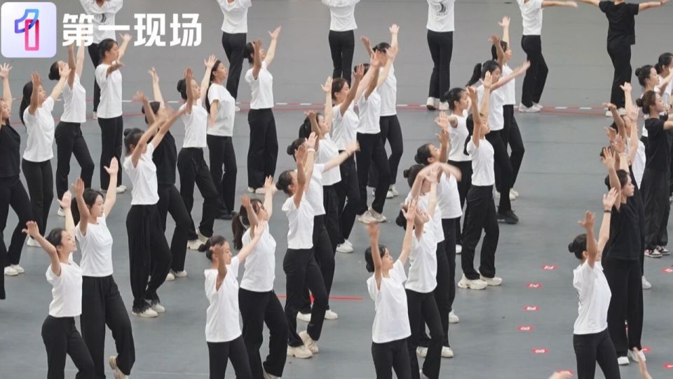 幕式模拟场, qyNae